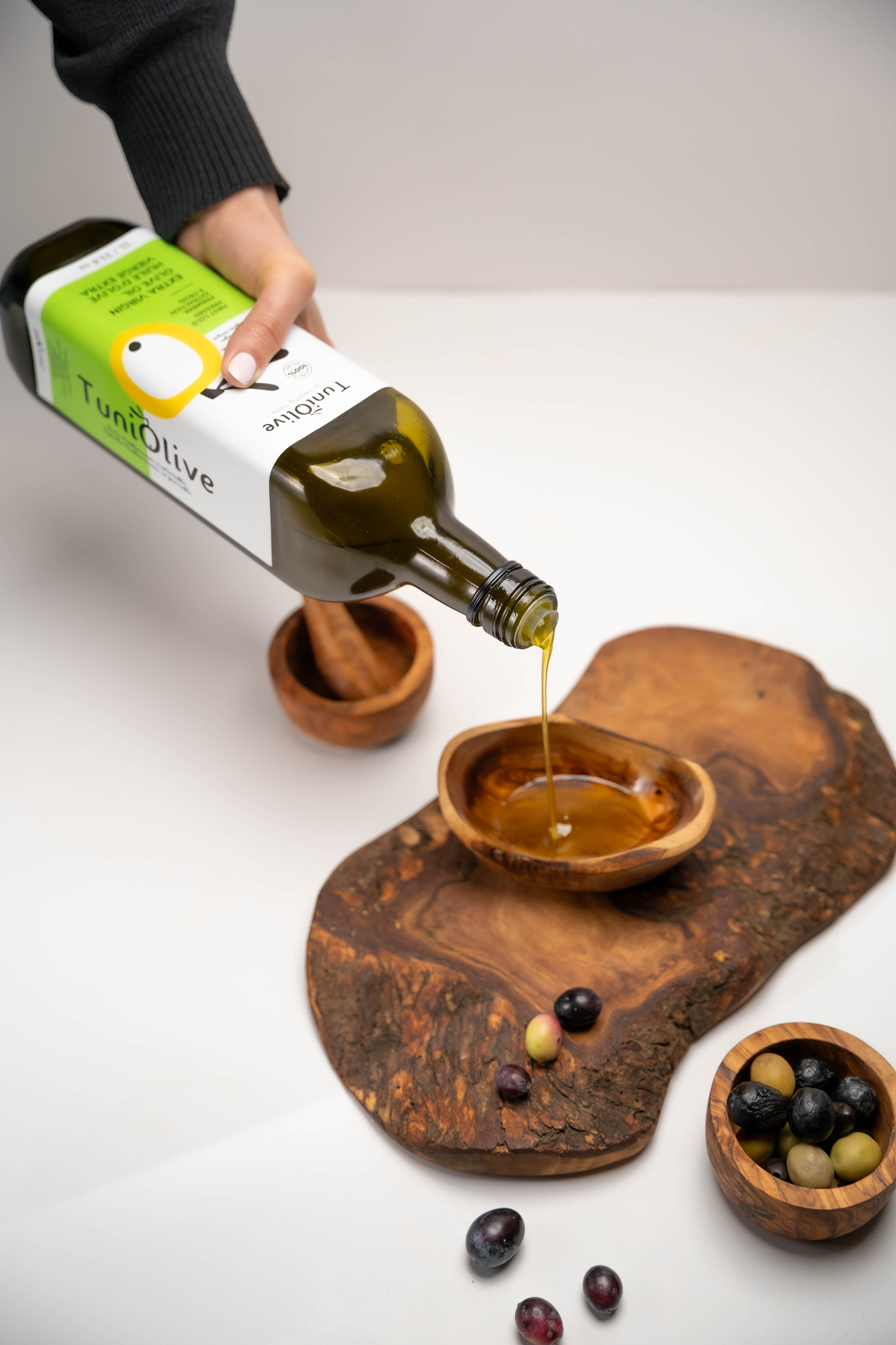 TuniOlive Extra Virgin Olive Oil – 750 mL Bottle 2